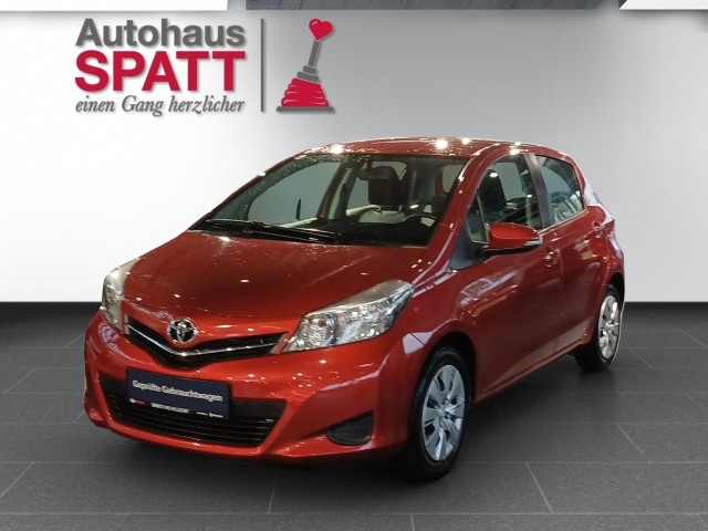 Toyota Yaris 1,33 dVVT-i Lounge bei Autohaus Spatt in 